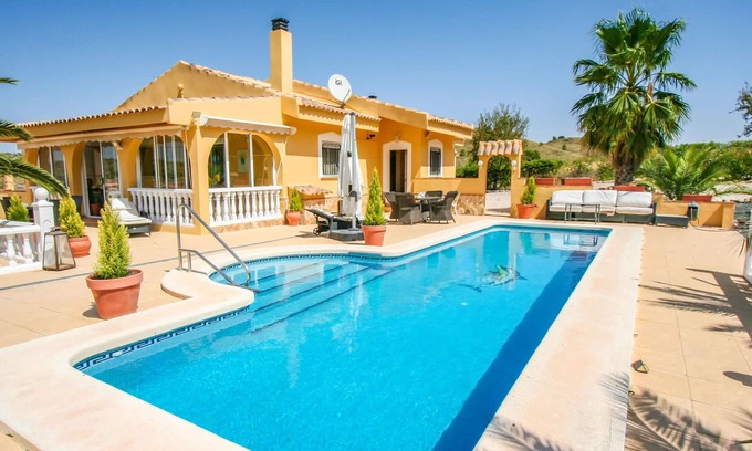 Abanilla Casa | Alojamiento de 3 habitaciones en Abanilla