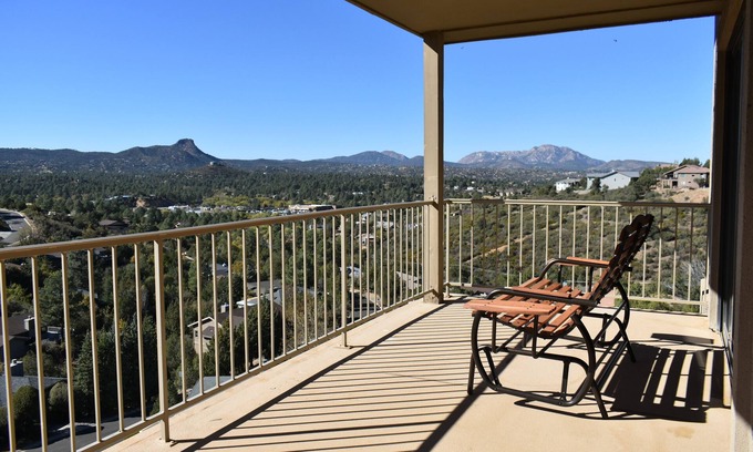Prescott Casa | ~ NO MIRE MÁS ~ 4.000 pies cuadrados en la ladera con vistas TV y mesa de billar