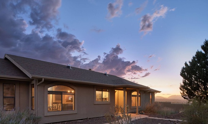 Hidden Valley Ranch Casa | LOOK NO FURTHER-4,000sf Hillside with Views TV's & Pool Table