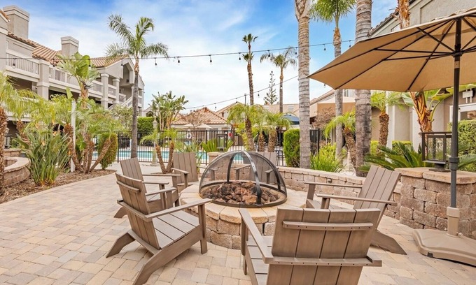 Chatsworth Hotel | Look No More! Three Family-friendly Suites with Kitchens, Pool, Free Breakfast!