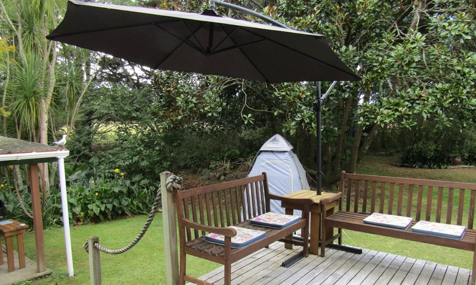 Kaipara Flats Cabina | Looking for a glamping experience with a difference? Try the Magnolia Room.