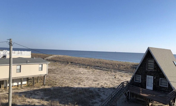Milton Casa | Looking for a private beach with amazing sunsets and sunrises?? Look no further.