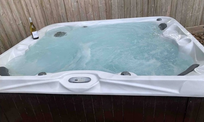 April Sound Casa | Lookout Lake Conroe April Sound Private Backyard with hot tub