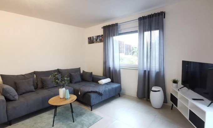 Kitzingen Apartamento | LOOT: Moderne Wohnung/Zentral