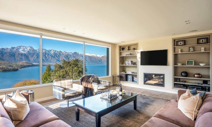Fernhill Apartamento | Lordens 1- Free Parking, Hot Tub, AC, Fireplace