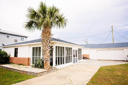 Kure Beach Casa | Lorraine's Beach Cottage
