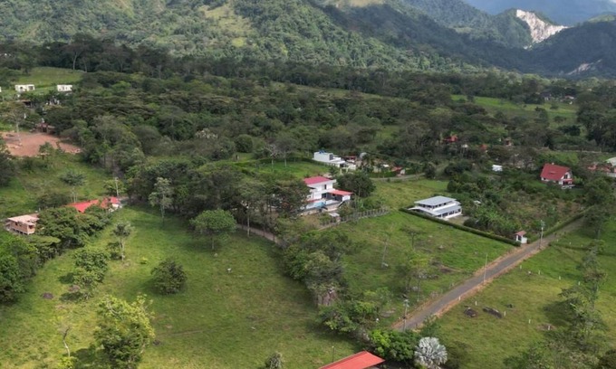 Restrepo Cabaña | Casa campestre Los Ángeles: ¡Disfruta de senderismo, biciruta, rios y mirador :)