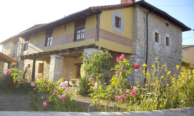 Junta de Traslaloma Casa | Casa Rural Los Soportales