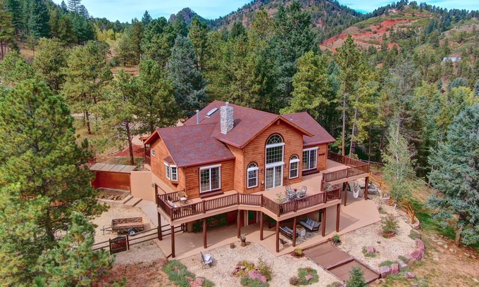 Woodland Park Casa | * NUEVO * Lost Antler Lodge - 3 acres / jacuzzi / pozo de fuego / cerca de la ciudad