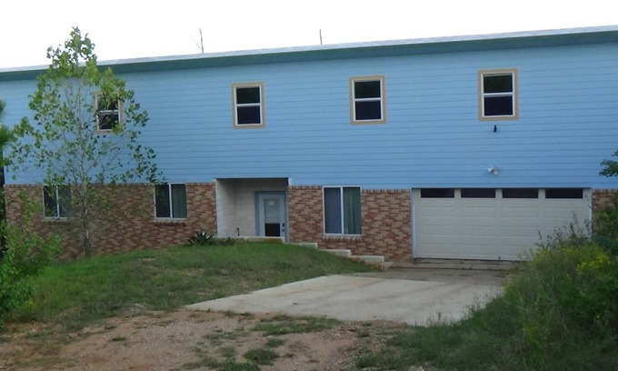 Bastrop County Casa | Lost Pines Lake House near Bastrop State Park and Buescher State Park..