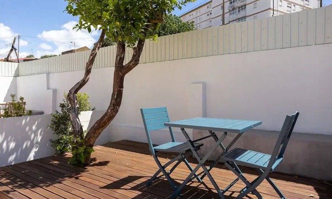 Beato Apartamento | Lots of sun and a Private Garden at Beato