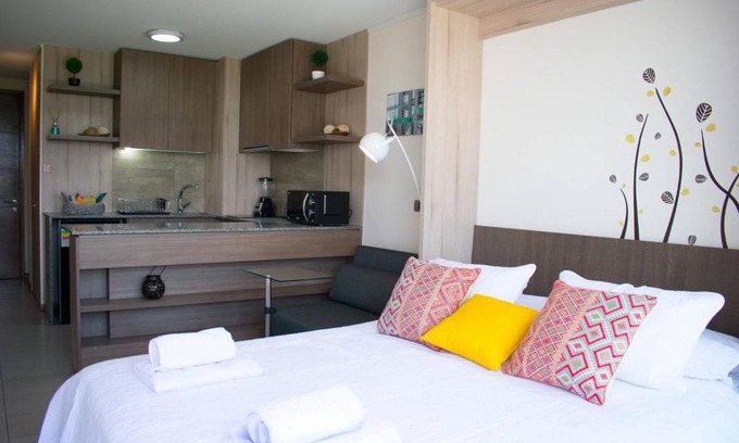 Apoquindo Apartamento | Lotus Blanc Studio- w/Mountain View, Pool and Gym