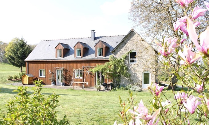 Bais Casa | Loue Maison Familiale, Gîte de 15 Personnes, 7 Chambres - Evron, Laval, Le Mans