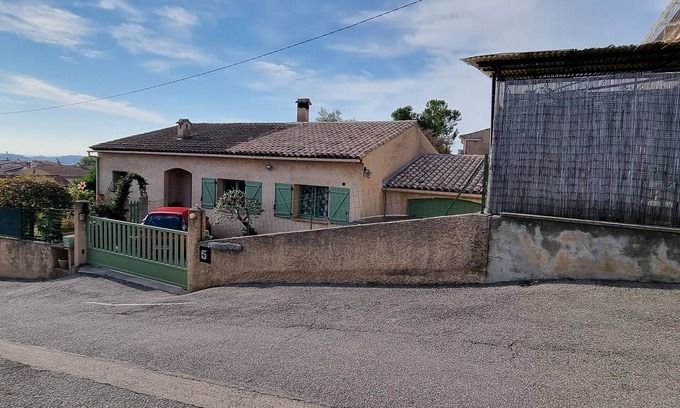 La Colle-sur-Loup Villa | Loue Villa 6 Couchages sur la Côte D'azur à 10 Minutes de la mer