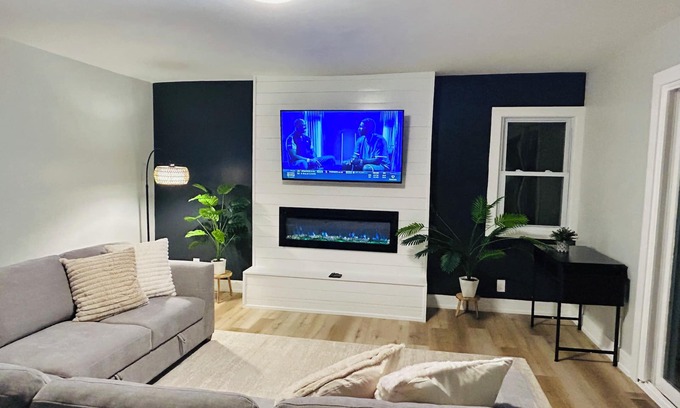 Burbank Casa | Love: A charming 3 BR-2.5 BA house in Burbank!