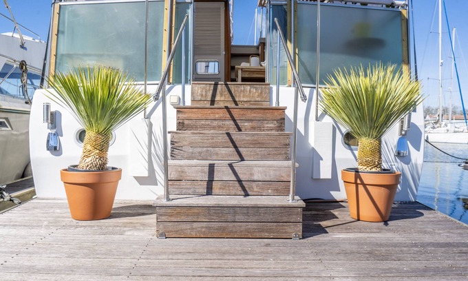 Bassins a Flot Alquiler De Eote | Love Boat Vintage