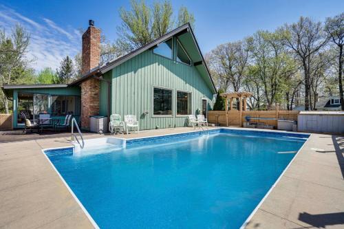 New Richmond Casa | Love Lake Retreat with Hot Tub in New Richmond!
