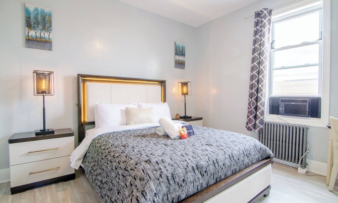 Industry Apartamento | Love my place- 10 Mins Away To NYC - Pristine Apartment