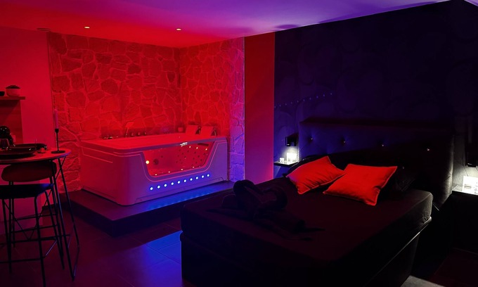 Le Val-d'Ajol Apartamento | Love Room Avec Jacuzzi