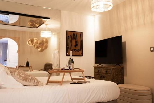 Saint-Rambert-d'Albon Apartamento | Love room Dubaï & Balnéo