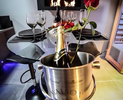 Saint-Julien-sur-Garonne Apartamento | Love Room De Luxe Lovalcove