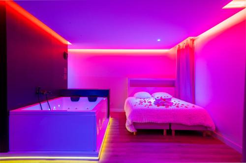 La Riche Apartamento | LOVE ROOM SAUNA,JACCUZZI Netflix Tours