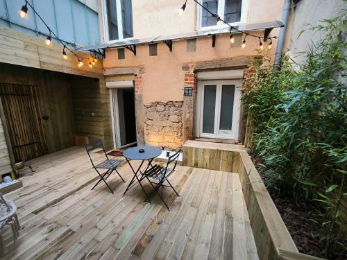 Saint-Chamond Apartamento | Love Room, studio Woody Spa , Balnéo