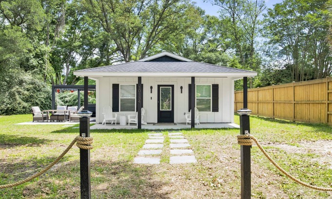 Foley Casa | Love Shack in Foley/ Hot Tub / Modern Cozy
