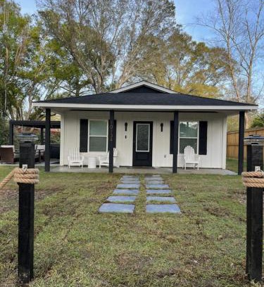 Foley Casa | Love Shack in Foley/Hot Tub/Modern Cozy