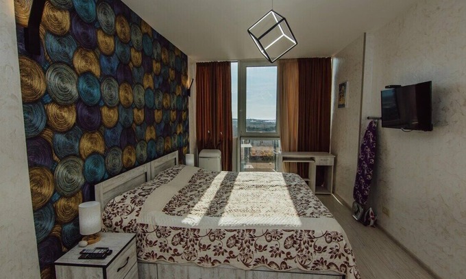 mtatsminda Apartamento | Loveliest Studio in Batumi with Terrace