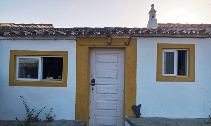 Aljezur Cabina | Lovely 1-Bed Cabin at Yellow house