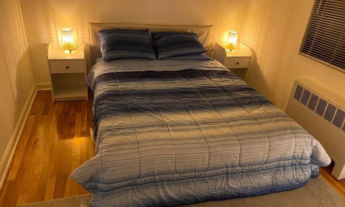Snyder Square Apartamento | Lovely 1 bedroom apartment with free parking