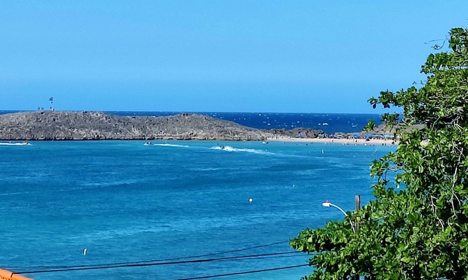 Puerto Nuevo Apartamento | Lovely 1-bedroom Beach Apt - Mare Blu 3rd floor
