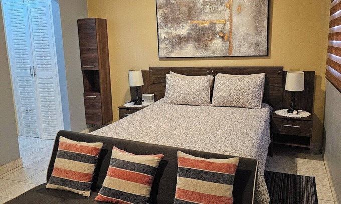 Eastwood Park Condominio | Lovely 1-bedroom condo in centrally located area