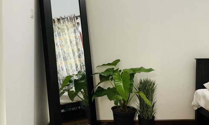 Colombo 05 Casa | Lovely 1-Bedroom House with Free-Parking Facility