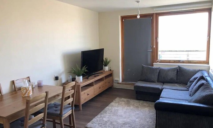 Hackney Downs Apartamento | Lovely 1 BR serviced apartment w/ patio sleeps 3+ | Pass The Keys