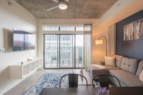 Evans Churchill Apartamento | Lovely 1BD - Central Downtown - Gym, Pool, Parking