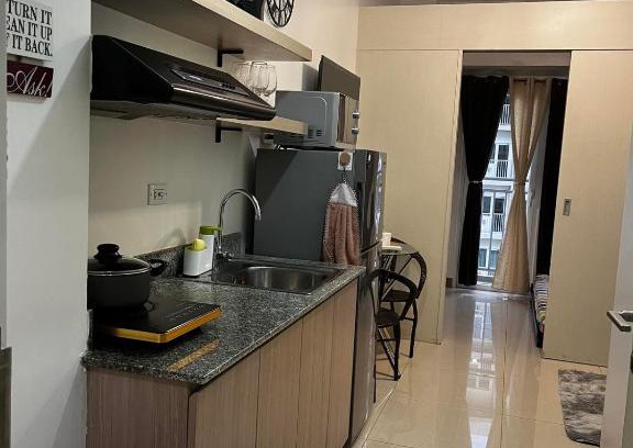 Las Pinas Apartamento | Lovely 1BR Condo @ SM Southmall w/Netflix & High Speed WIFI