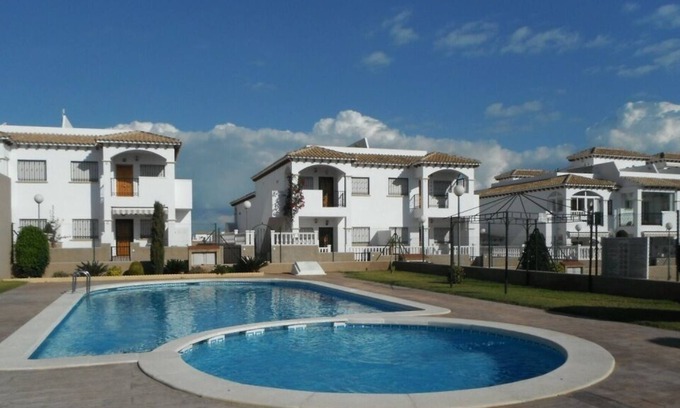 Los Altos Casa | Precioso apartamento de 2 dormitorios en la planta superior La Cinuelica R15, Punta Prima
