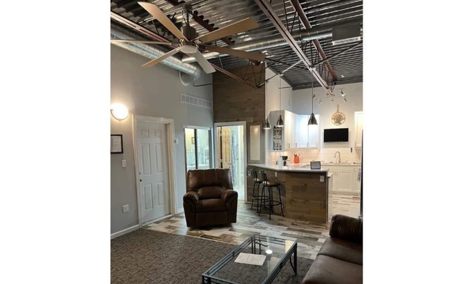 Ottumwa Apartamento | Lovely 2 Bedroom apartment, free parking