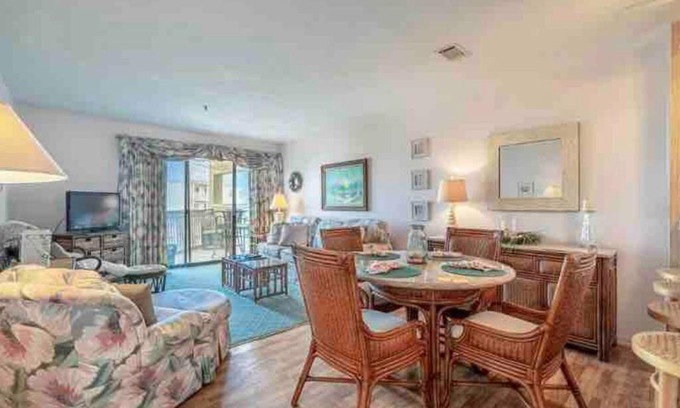 Windy Hill Apartamento | Lovely 2-bedroom condo with pool