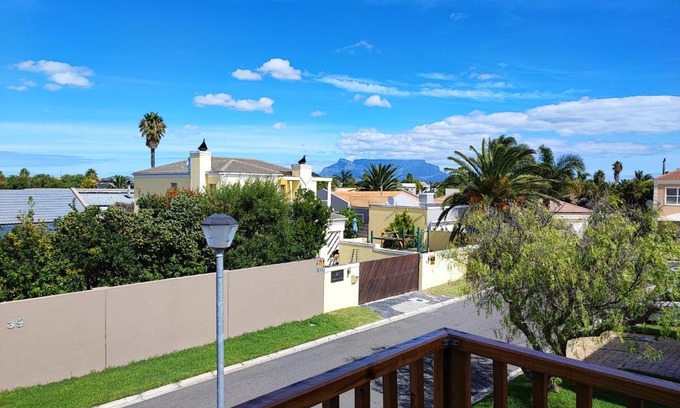 Parklands Apartamento | Lovely 2 bedroom condo with balcony and a view!