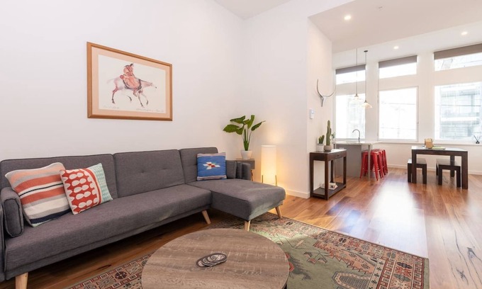 Brunswick Casa | Lovely 2 Bedroom Rental with Parking
