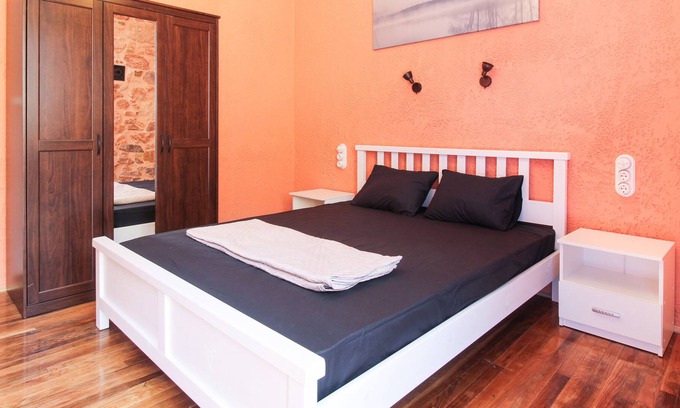 Agios Panteleimonas Apartamento | Lovely 2-Bedroom rustic rental in Athens 6 PAX