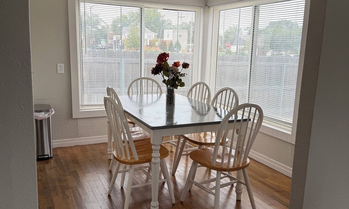 Salina Casa | Lovely 2-bedroom townhome in Salina with AC close to downtown and hospital.