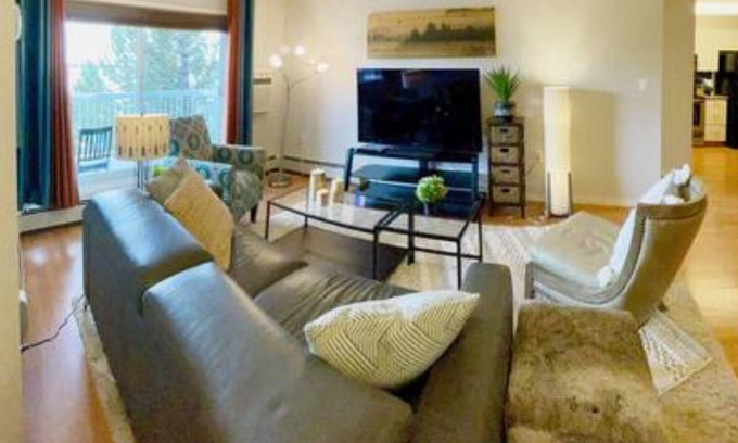Northwest Edmonton Condominio | Lovely 2Bdr 2Bath Condo Apt with Free Parking