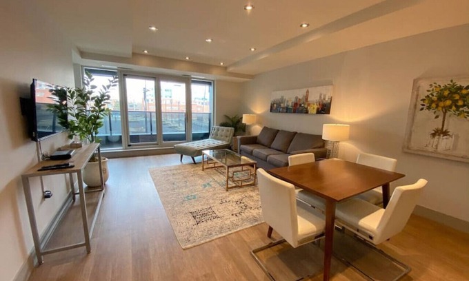 Downtown Halifax Apartamento | Lovely 2Bed, 2Bath with Balcony Downtown Halifax