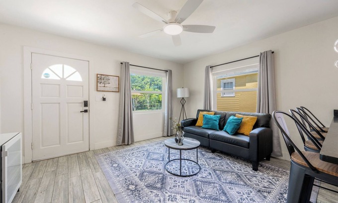 Riverside Apartamento | Lovely 2BR in Heart of Riverside / Avondale