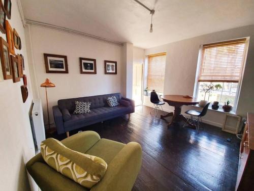 Camberwell Green Apartamento | Lovely 2BR in Historic Camberwell Location
