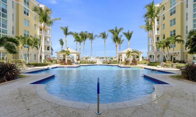 Lantana Condominio | Lovely 2Br. Penthouse - resort style!